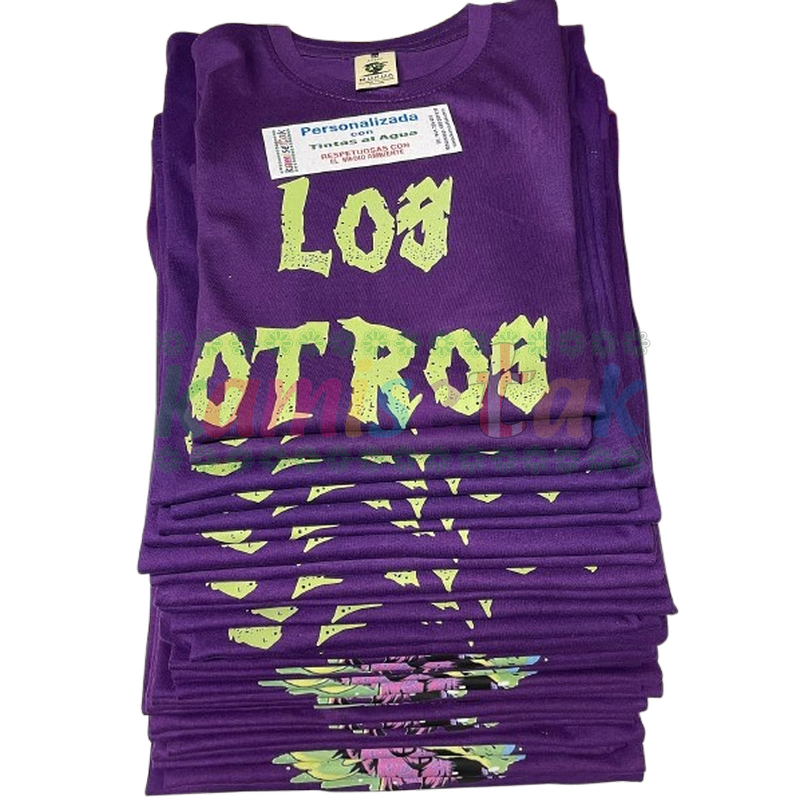 Camisetas moradas de fiestas Los Otros